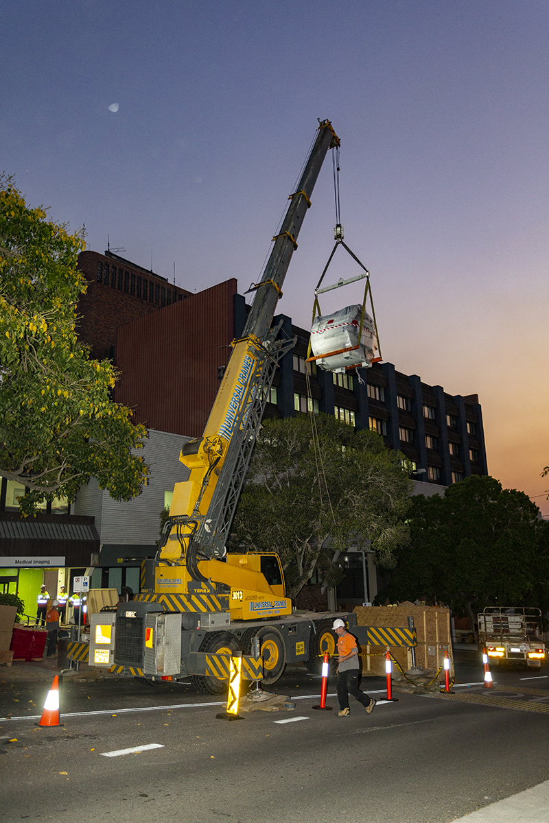 MRI magnet crane